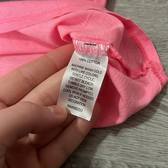 Nollie Neon Pink & Gray V-Neck Graphic T-Shirt Size Small Abstract - Picture 5 of 8